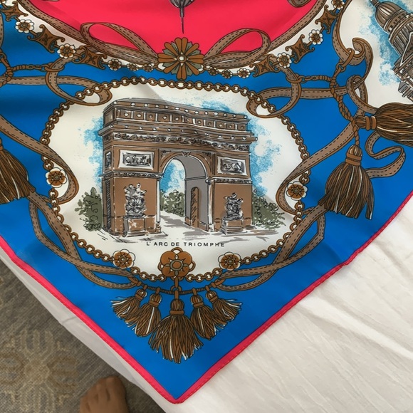 NEW!!! Square Woman Scarf of Paris Scenery - Picture 7 of 11